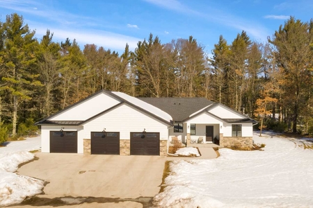 4521 Grand Pine Dr, Wisconsin Rapids, WI