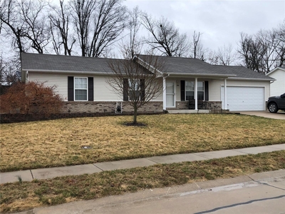 244 Parkway Dr, Troy, MO
