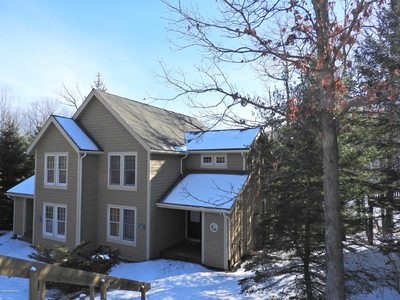 478 Spruce Dr, Tannersville, PA