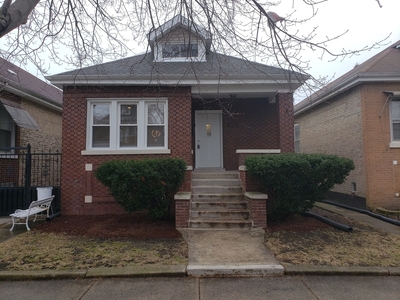 5527 S Fairfield Ave, Chicago, IL