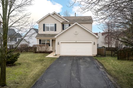 9 Appletree Ct, Lake In The Hills, IL