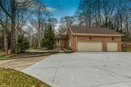 229 Melody Dr, Copley, OH