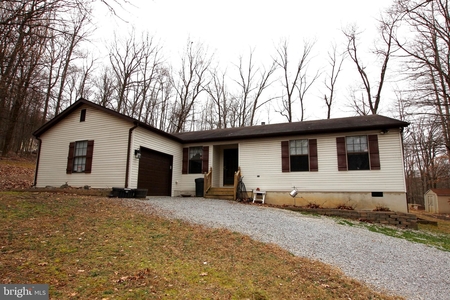 326 Mountain Dew Ln, Harpers Ferry, WV