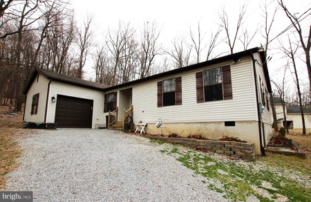 326 Mountain Dew Ln, Harpers Ferry, WV