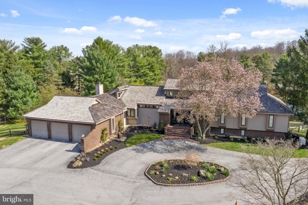 8 Oak Tree Hollow Rd, West Chester, PA