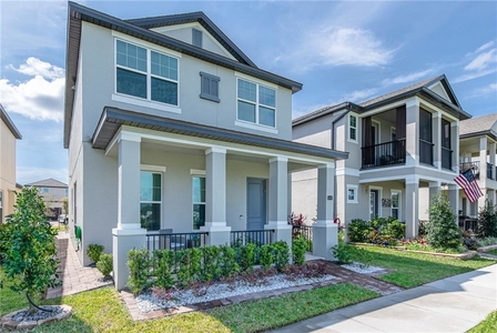1775 White Feather Loop, Oakland, FL