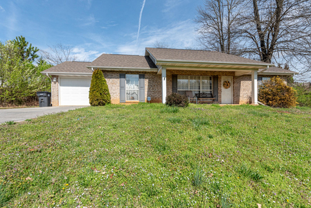 232 Old Clover Hill Rd, Maryville, TN