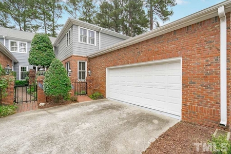 102 Greensview Dr, Cary, NC