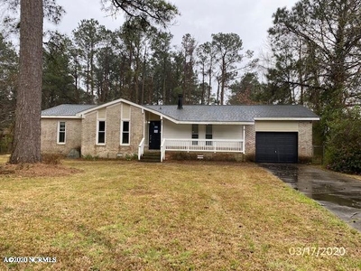 202 Country Rd, Jacksonville, NC