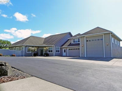 2116 Willow Loop, Florence, OR