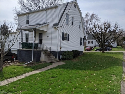 135 Overbaugh Ave, Saint Clairsville, OH