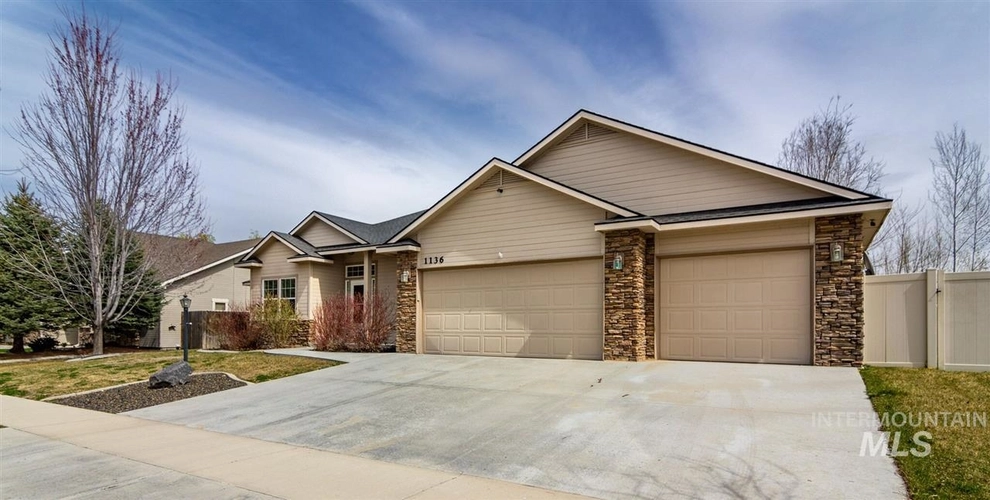 Photo of 1136 South Whitewater Drive, Nampa, ID 83686