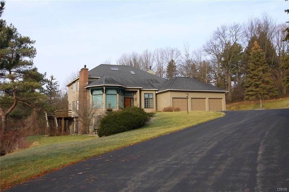 Unit for sale at 6106 Carnegie Dr, Dewitt, NY 13078