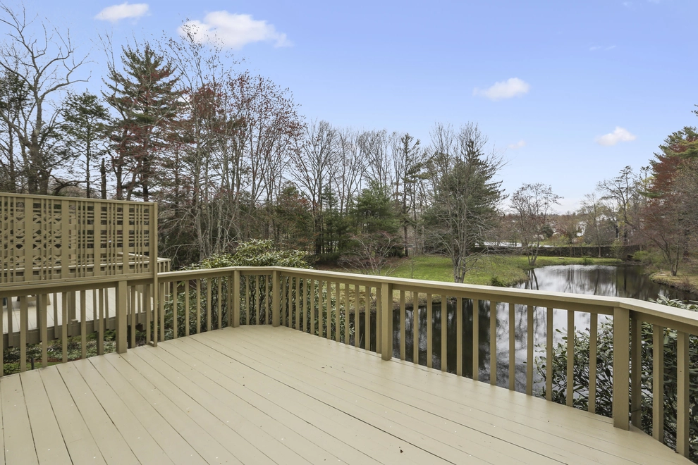 Photo of 275 Park Street, New Canaan, CT 06840