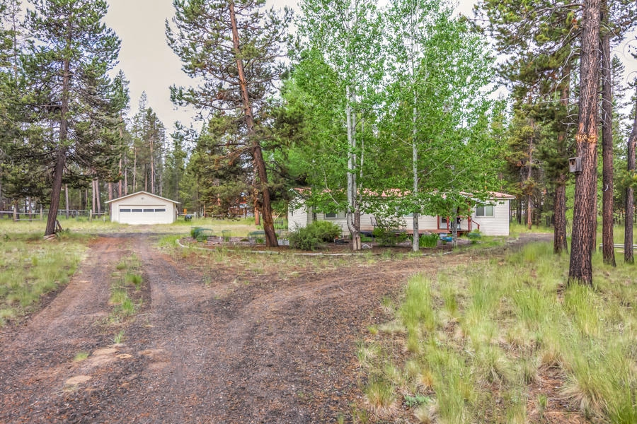 Photo of 54761 Pinewood Avenue, Bend, OR 97707