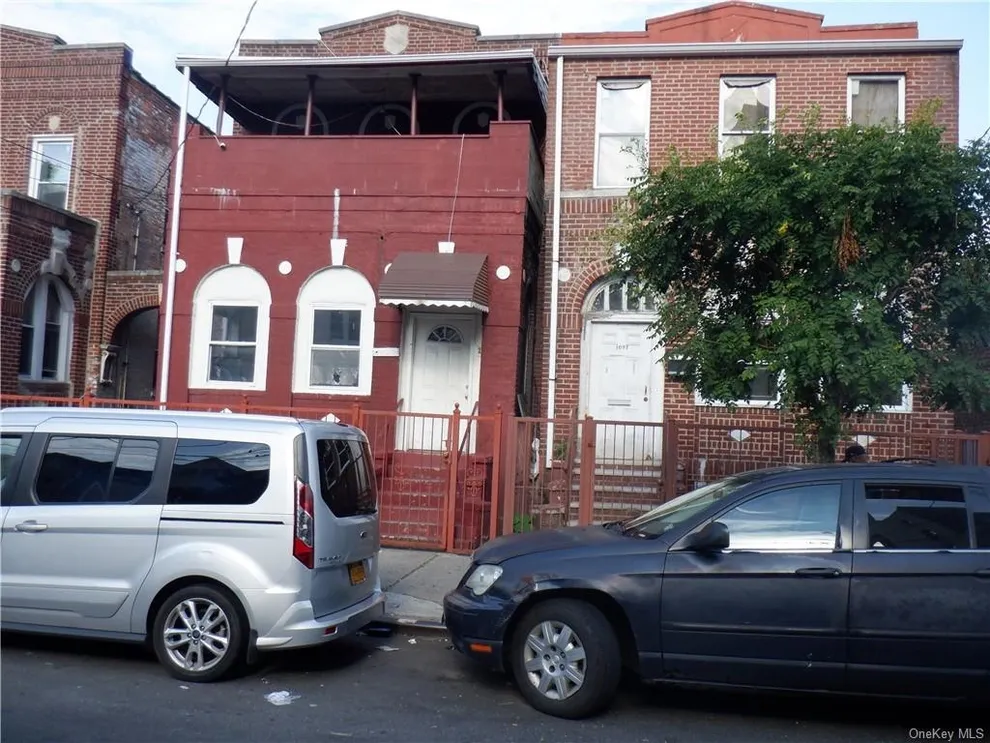 Photo of 1695 Monroe Avenue, Bronx, NY 10457