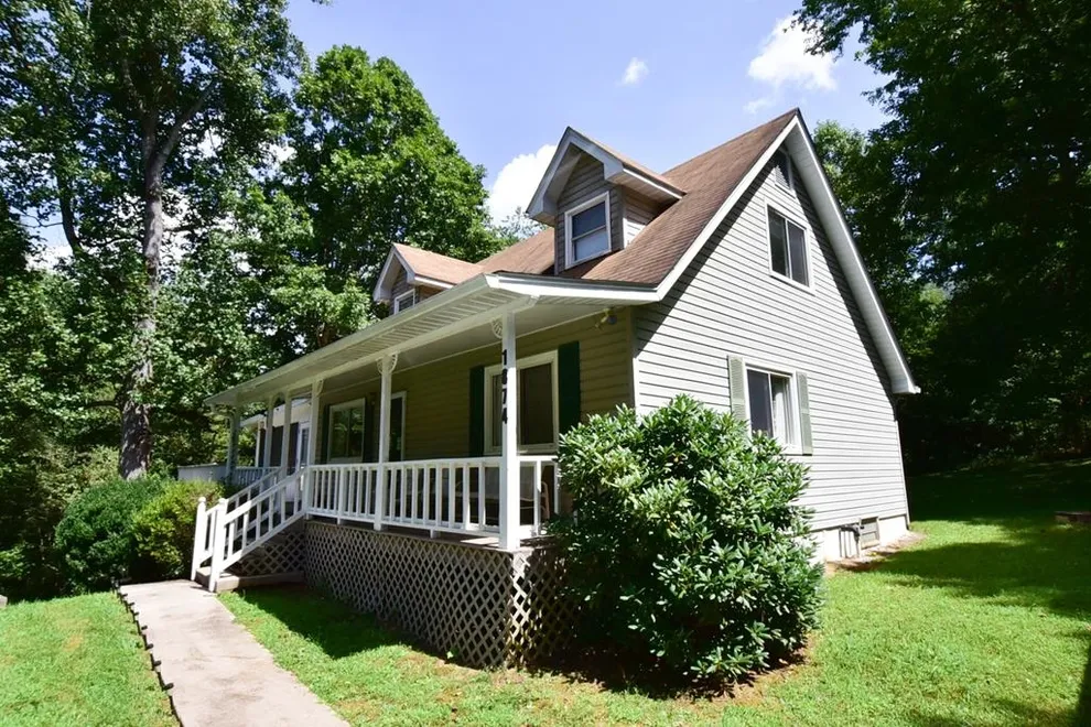 Photo of 1874 Frazier Road, Franklin, NC 28734
