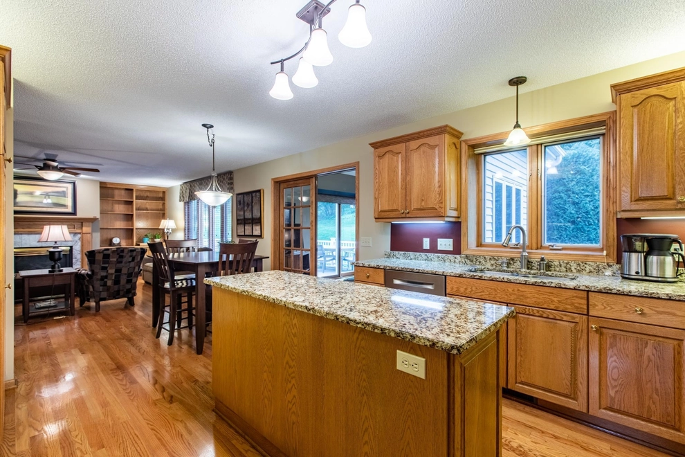 Photo of 1945 Fox Valley Drive Southwest, Rochester, MN 55902