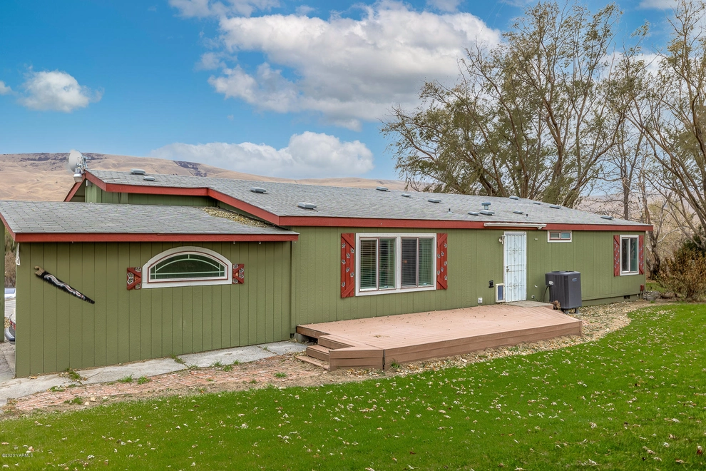 Photo of 23212 North Rattery Road, Prosser, WA 99350