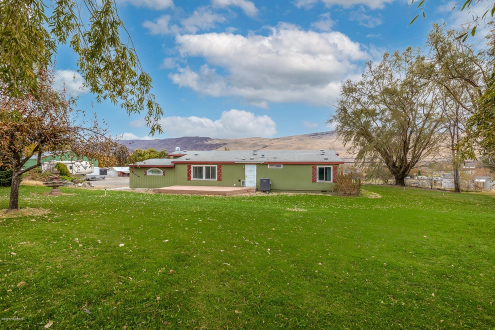 Photo of 23212 North Rattery Road, Prosser, WA 99350