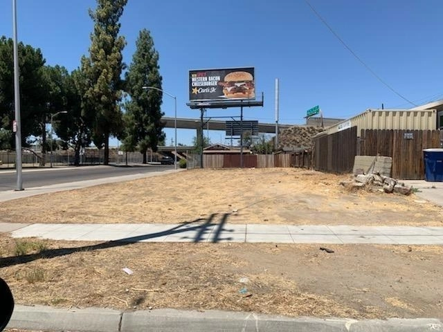 Photo of 702 North 1st Street, Fresno, CA 93702