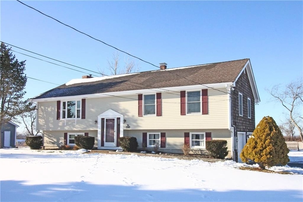Photo of 155 Center View Drive, Portsmouth, RI 02871