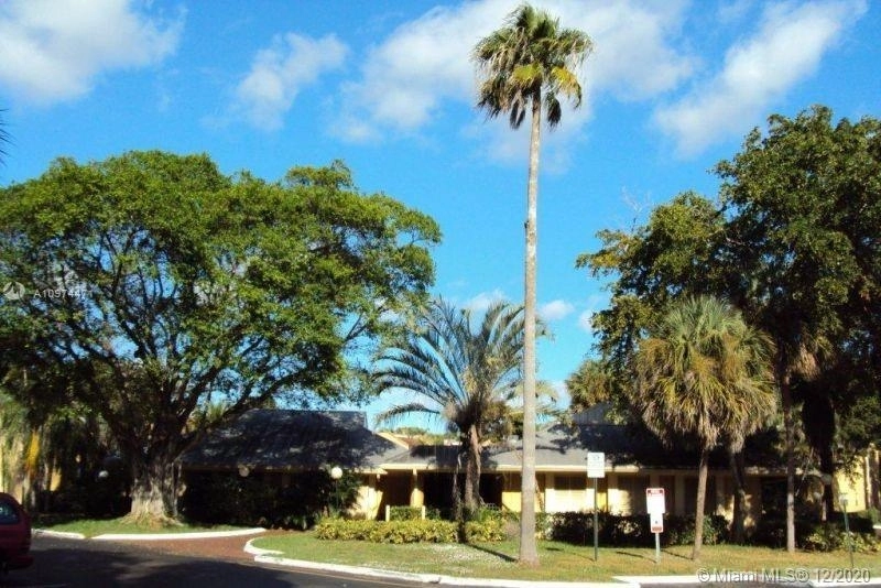 Photo of 4503 Treehouse Lane, Fort Lauderdale, FL 33319