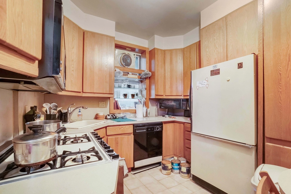 Unit for sale at 324 E 50th Street, Manhattan, NY 10022