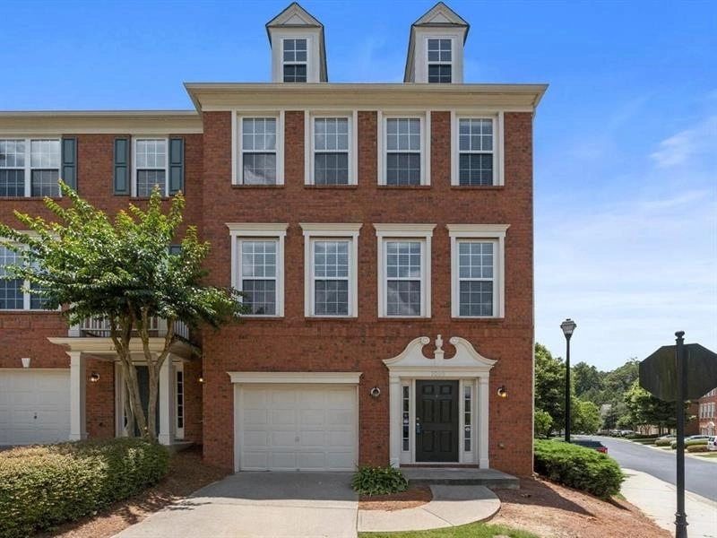 Unit for sale at 1005 Renaissance Trace, Roswell, GA 30075