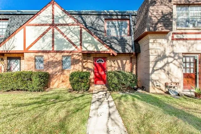 Photo of 1817 East Grauwyler Road, Irving, TX 75061