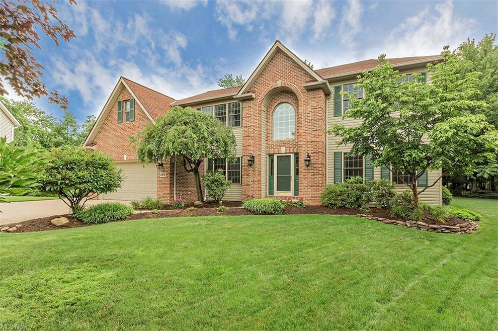 Photo of 17074 Woodlawn Court, Strongsville, OH 44149