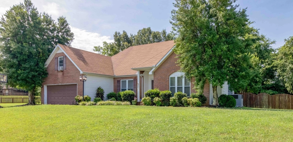 Photo of 3416 Eastwood Drive, Clarksville, TN 37043