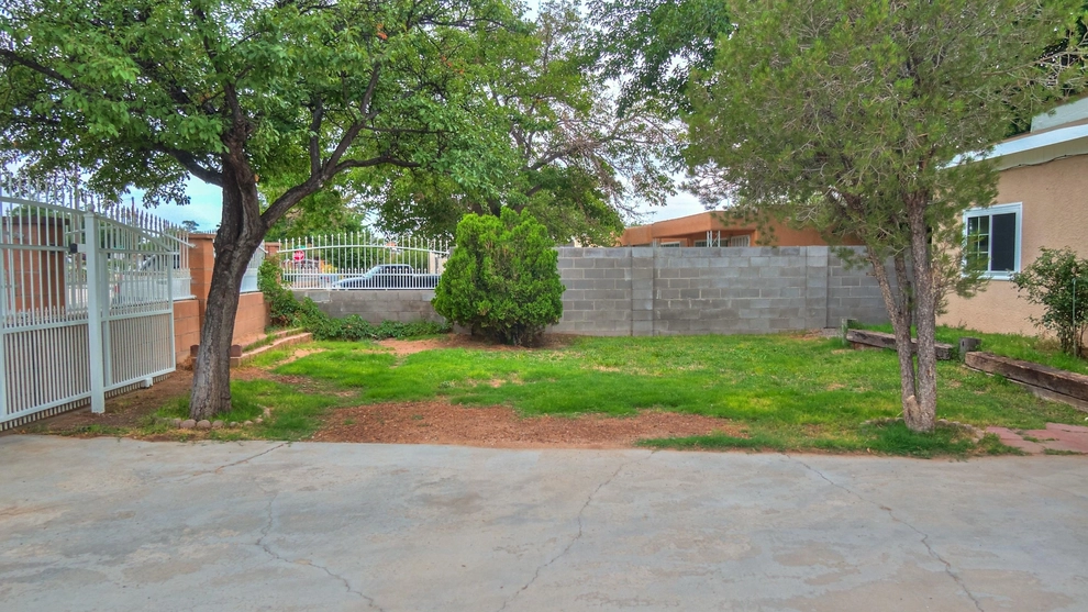 Photo of 529 Tennessee Street Southeast, Albuquerque, NM 87108