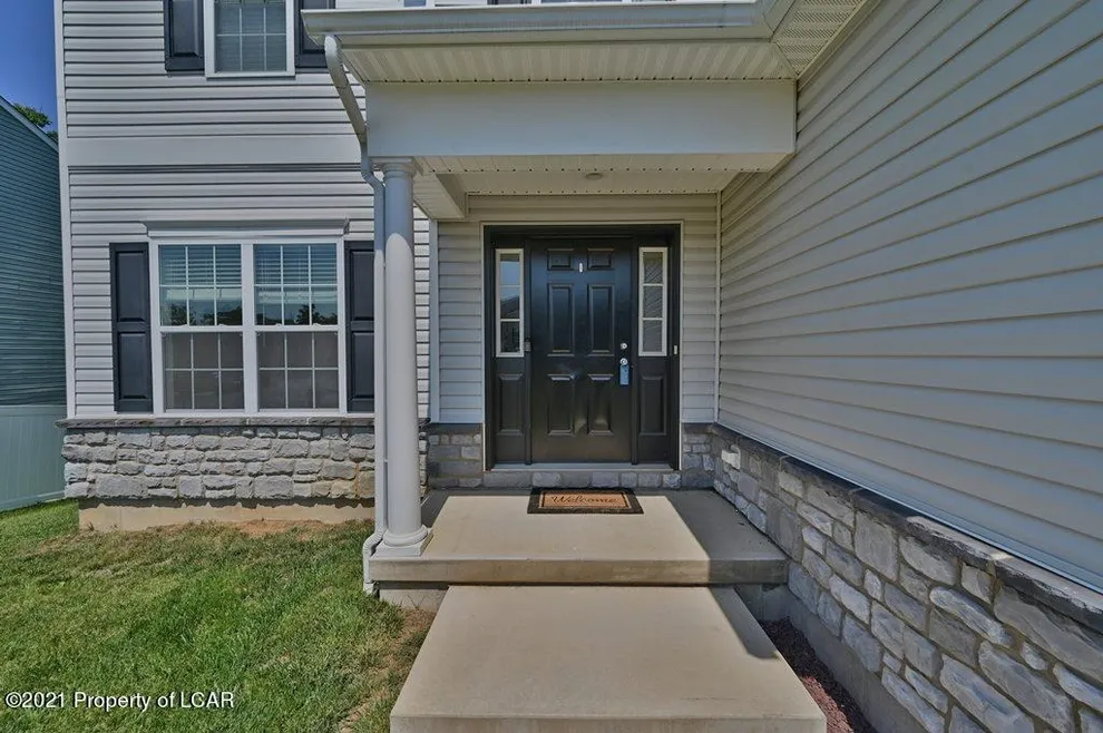 Photo of 233 Legends Drive, Drums, PA 18222