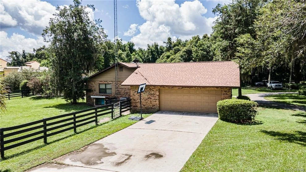 Photo of 11977 County Rd 201, Oxford, FL 34484