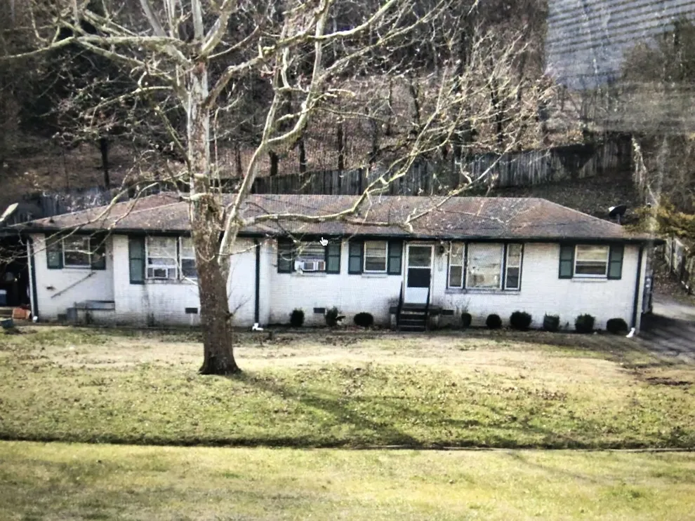 Photo of 1015 Due West Avenue North, Madison, TN 37115