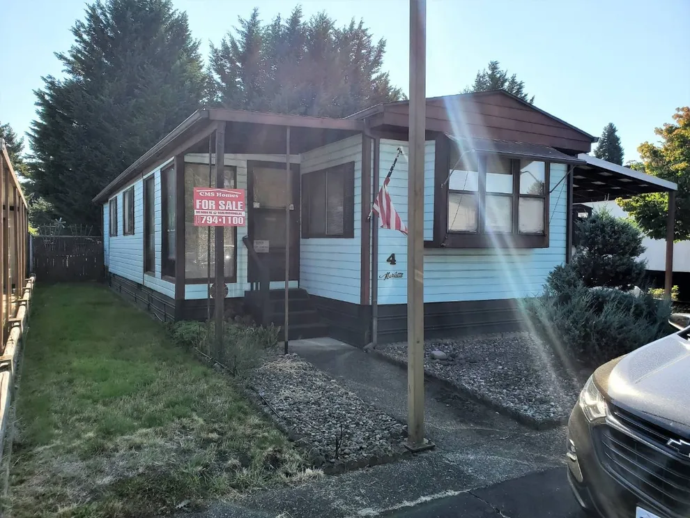 Unit for sale at 7858 SE King Rd, Milwaukie, OR 97222