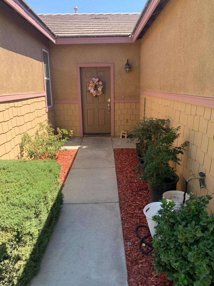 Photo of 45544 2nd Street East, Lancaster, CA 93535