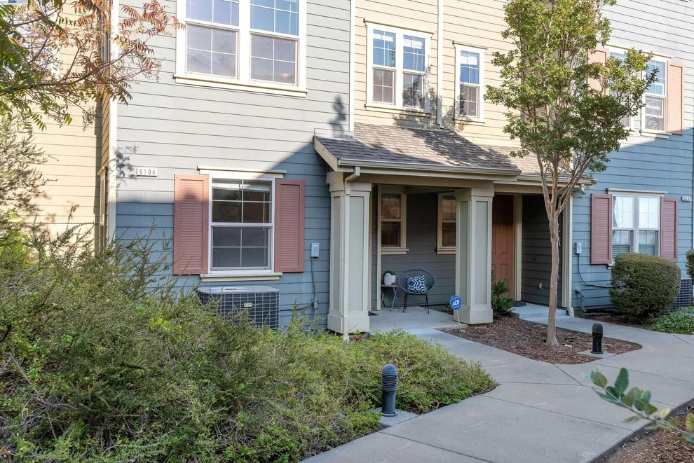 Photo of 6104 Old Quarry Loop, Oakland, CA 94605