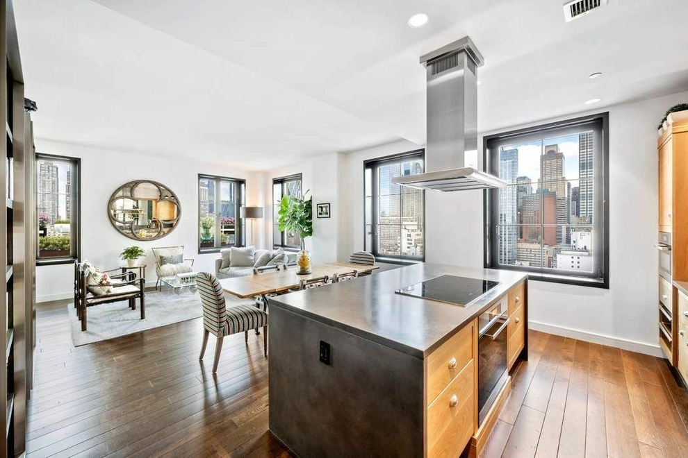 Unit for sale at 425 W 50TH Street, Manhattan, NY 10019