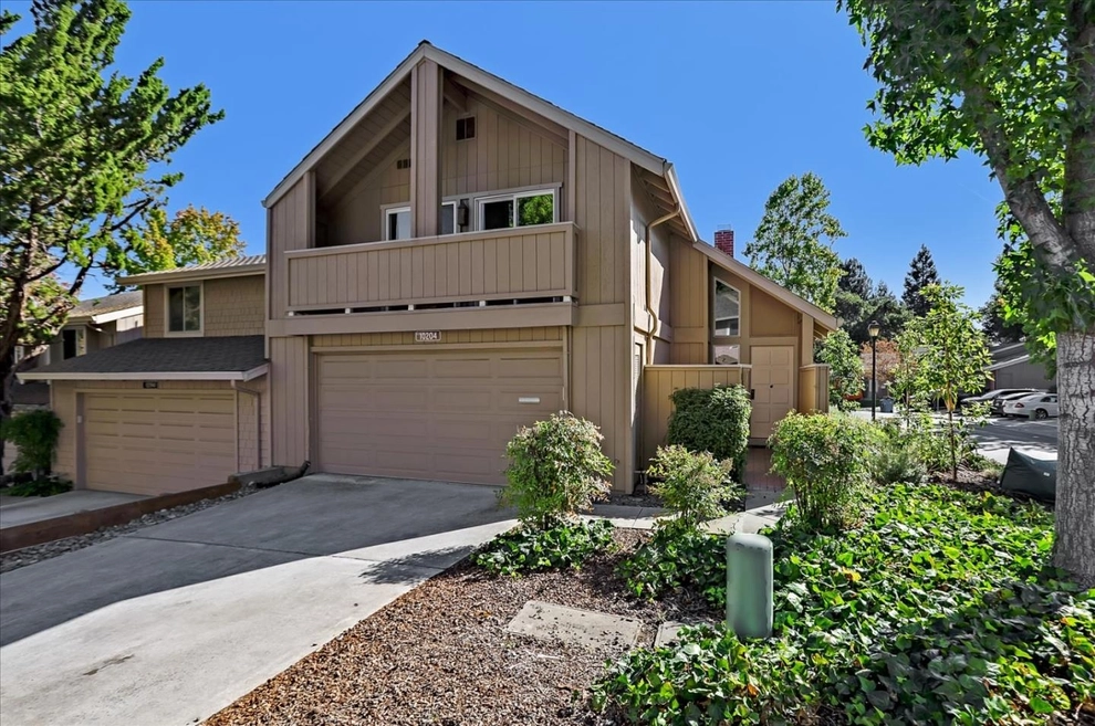 Photo of 10204 Potters Hatch Common, Cupertino, CA 95014