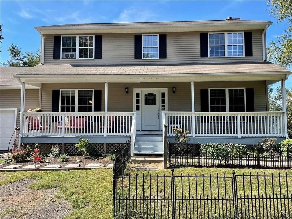 Photo of 635 South County Trail, Exeter, RI 02822