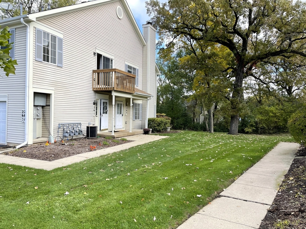 Photo of 261 South Collins Street, South Elgin, IL 60177