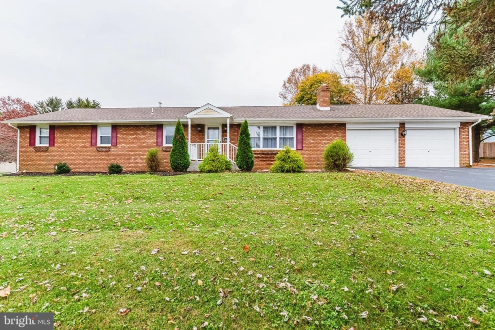 Photo of 33 Valley View Drive, Hanover, PA 17331