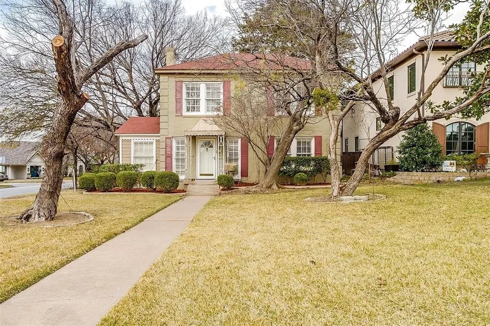  for Sale at 3736 Bellaire Drive North, Fort Worth, TX 76109