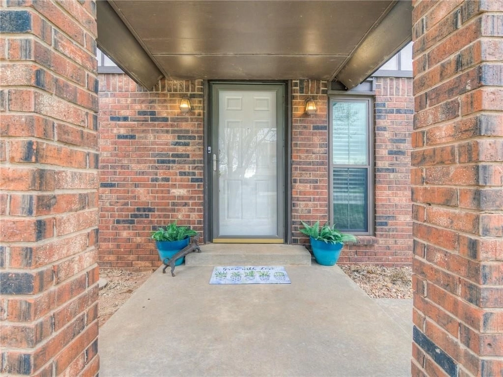 Unit for sale at 207 6th St NW, Piedmont, OK 73078