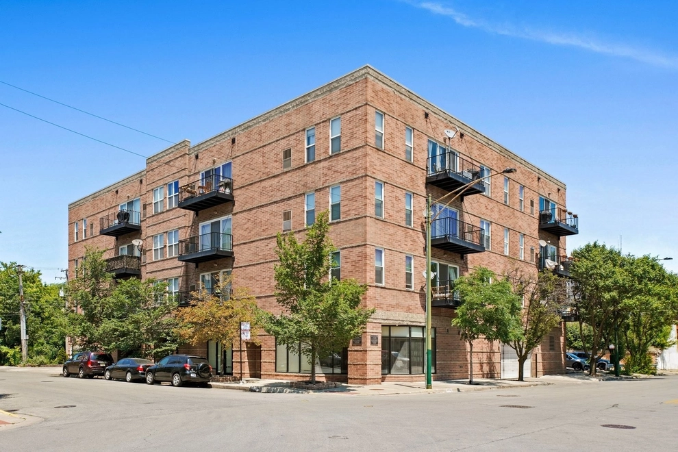 Photo of 647 North Green Street, Chicago, IL 60622