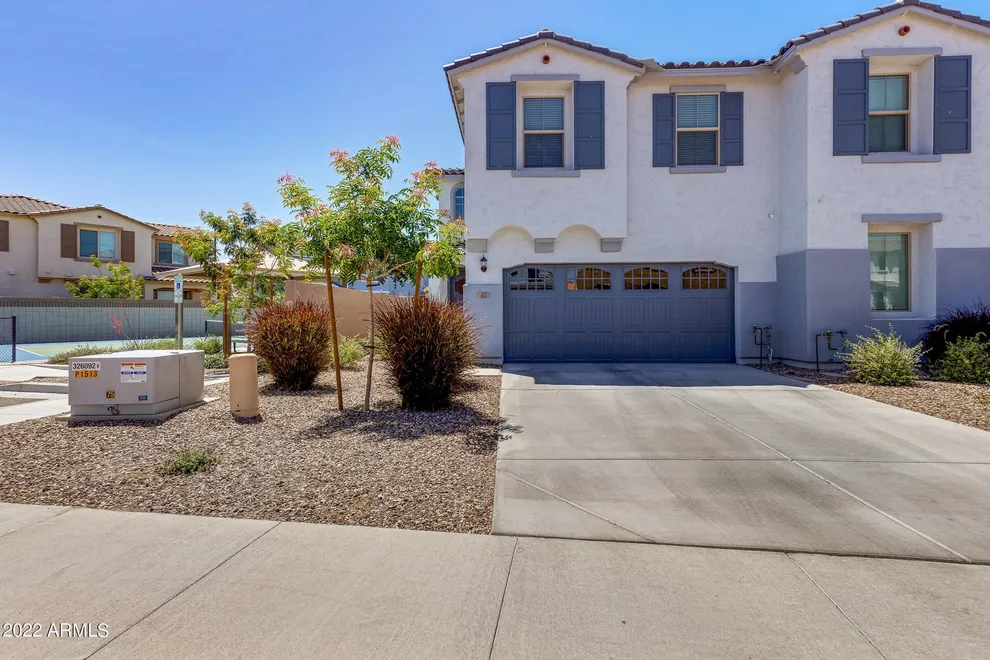 Photo of 905 South Canal Drive, Chandler, AZ 85225