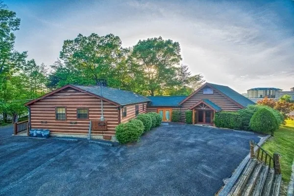 Photo of 170 Showplace Boulevard, Pigeon Forge, TN 37863