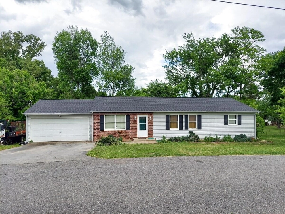 Photo of 119 Rolling Acres Drive, Johnson City, TN 37615
